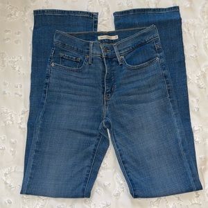 Levi’s 315- Shaping boot cut jeans